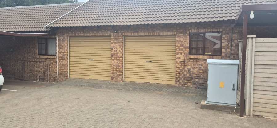 2 Bedroom Property for Sale in Uitsig Free State